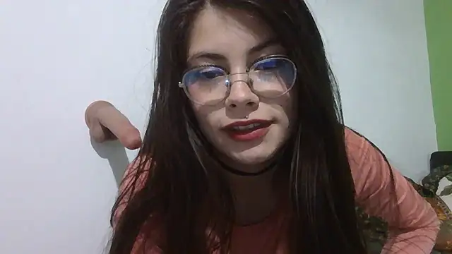 Snapshot of Kylie_Rivers chatting on 12-19-25, 11:12 Kylie Rivers online show from 12-19-25, 11:12