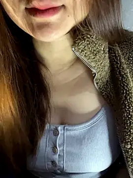 Hinne07 online show from 12-17-25, 01:44