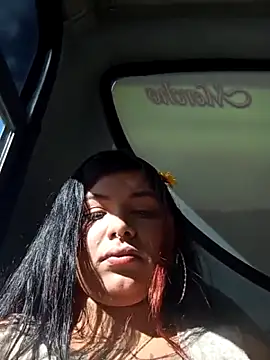 snow belle online show from 10-15-25, 08:09