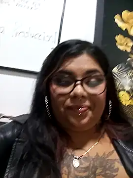 snow belle online show from 10-22-25, 09:14