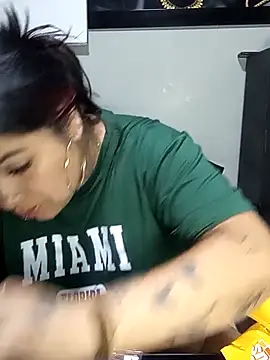 snow belle online show from 11-21-25, 02:54