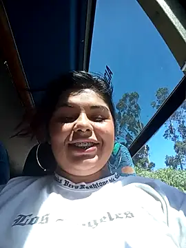 snow belle online show from 11-26-25, 05:03