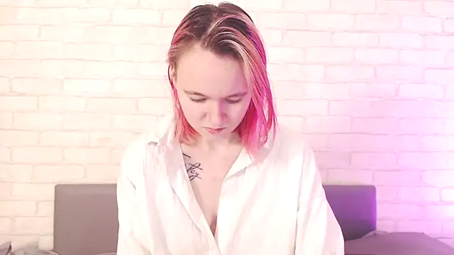 Ericha Stone online show from 12-16-25, 01:32