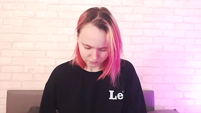 Ericha Stone online show from 12-19-25, 01:12