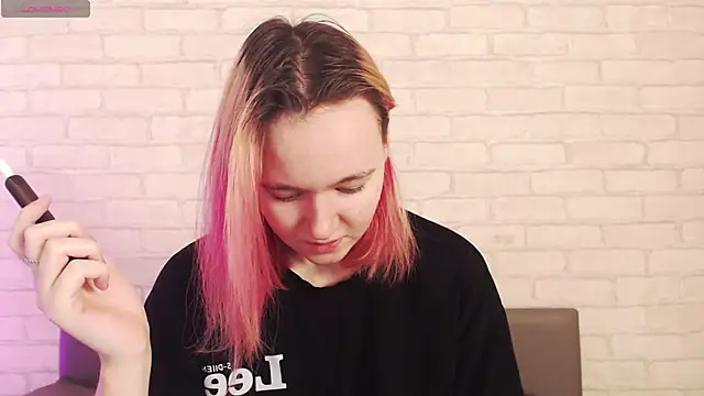 Ericha Stone online show from 01-17-26, 01:10