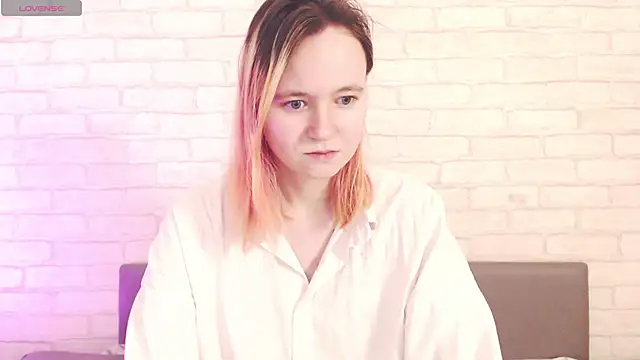 Ericha Stone online show from 03-28-26, 01:49