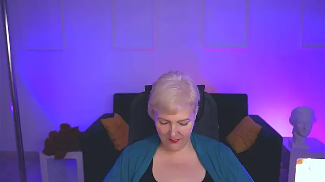 Snapshot of MaryMogan chatting on 09-12-25, 06:13 MaryMogan online show from 09-12-25, 06:13