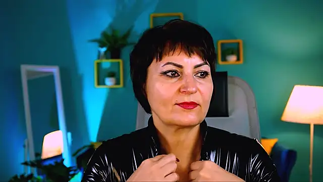 Snapshot of HelenBeler chatting on 11-17-25, 05:46 HelenBeler online show from 11-17-25, 05:46