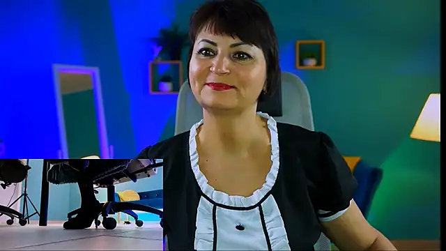 Snapshot of HelenBeler chatting on 11-30-25, 05:33 HelenBeler online show from 11-30-25, 05:33