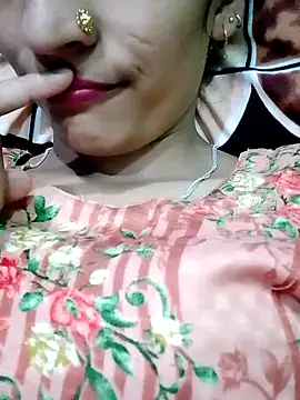 Snapshot of Pahadi_couple chatting on 10-06-25, 08:45 Pahadi couple online show from 10-06-25, 08:45