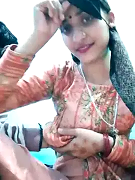 Snapshot of Pahadi_couple chatting on 10-18-25, 05:21 Pahadi couple online show from 10-18-25, 05:21