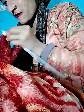 Snapshot of Pahadi_couple chatting on 10-29-25, 03:36 Pahadi couple online show from 10-29-25, 03:36