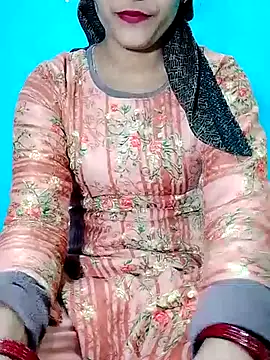 Snapshot of Pahadi_couple chatting on 10-30-25, 06:04 Pahadi couple online show from 10-30-25, 06:04