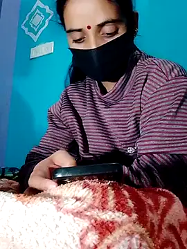 Snapshot of Pahadi_couple chatting on 11-04-25, 06:18 Pahadi couple online show from 11-04-25, 06:18