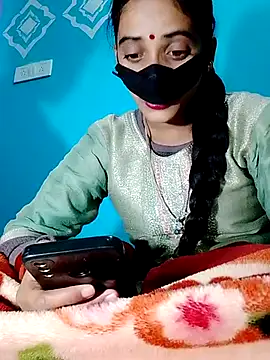 Snapshot of Pahadi_couple chatting on 11-10-25, 05:17 Pahadi couple online show from 11-10-25, 05:17