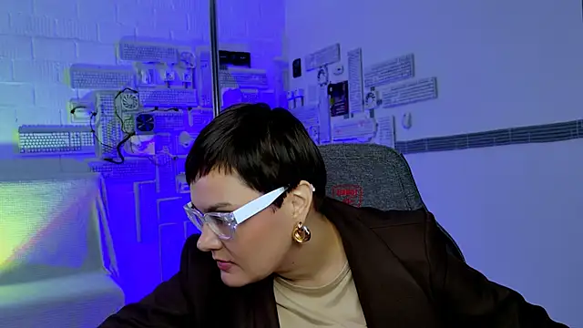 Snapshot of LauraDavidsons chatting on 09-17-25, 12:18 LauraDavidsons online show from 09-17-25, 12:18