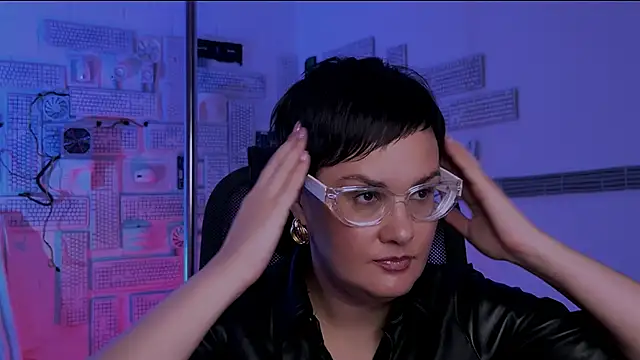 Snapshot of LauraDavidsons chatting on 11-12-25, 04:29 LauraDavidsons online show from 11-12-25, 04:29