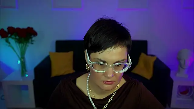 Snapshot of LauraDavidsons chatting on 11-22-25, 08:08 LauraDavidsons online show from 11-22-25, 08:08