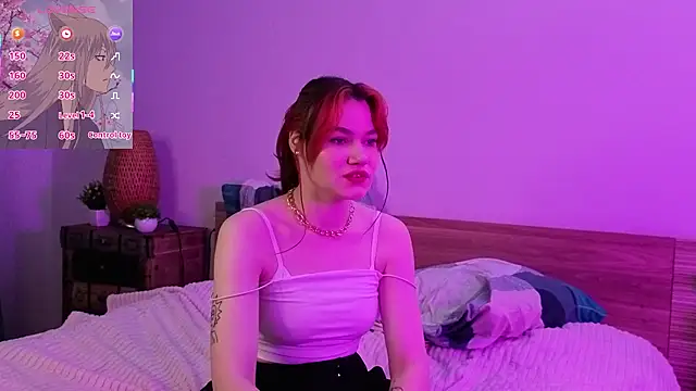 Snapshot of MauraSpurrier chatting on 09-19-25, 07:03 MauraSpurrier online show from 09-19-25, 07:03