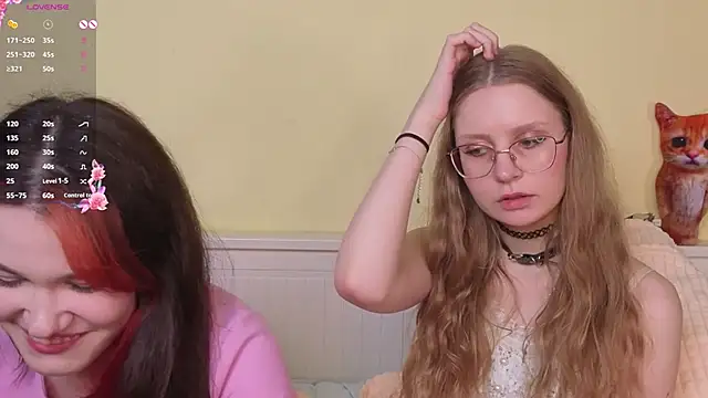 Snapshot of MauraSpurrier chatting on 09-21-25, 07:04 MauraSpurrier online show from 09-21-25, 07:04