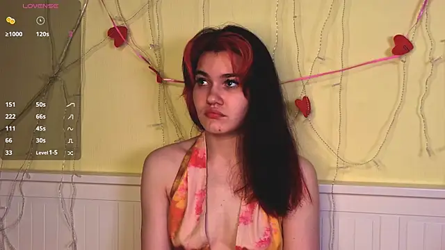 Snapshot of MauraSpurrier chatting on 11-04-25, 07:02 MauraSpurrier online show from 11-04-25, 07:02