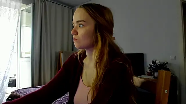 Snapshot of JanetShy chatting on 09-17-25, 06:59 JanetShy online show from 09-17-25, 06:59