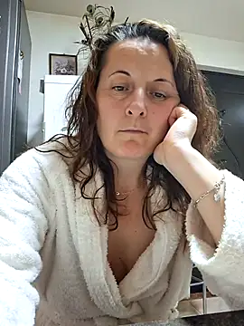 Fluturas2 online show from 12-14-25, 08:46