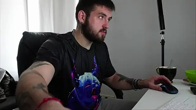 Snapshot of Mike_Platano chatting on 10-01-25, 01:28 Mike Platano online show from 10-01-25, 01:28