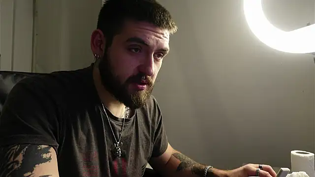 Snapshot of Mike_Platano chatting on 11-11-25, 07:58 Mike Platano online show from 11-11-25, 07:58