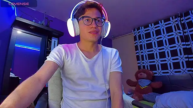 Lunarie  online show from 09-10-25, 04:34