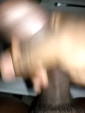 Snapshot of dann201 chatting on 12-04-25, 07:44 dann201 online show from 12-04-25, 07:44