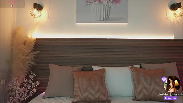 Snapshot of cinthia_jones2 chatting on 10-05-25, 08:23 cinthia jones2 online show from 10-05-25, 08:23