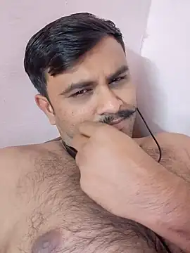 Snapshot of Frvgggghh chatting on 12-14-25, 08:30 Frvgggghh online show from 12-14-25, 08:30