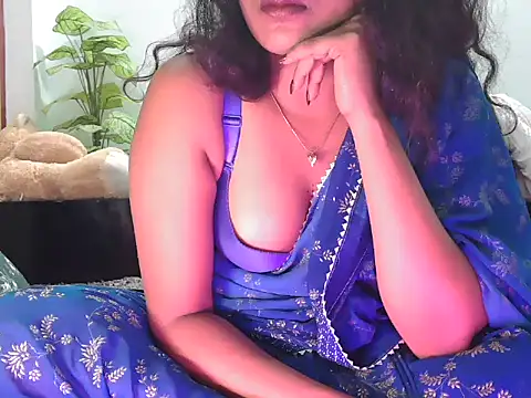 Snapshot of shaalu_sharma chatting on 12-20-25, 05:09 shaalu sharma online show from 12-20-25, 05:09