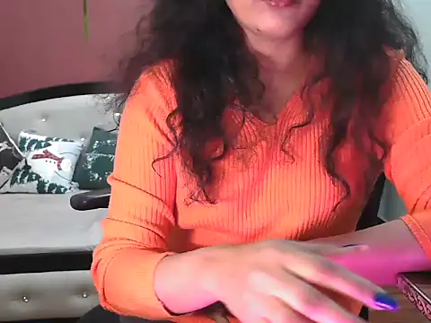 Snapshot of shaalu_sharma chatting on 01-05-26, 06:11 shaalu sharma online show from 01-05-26, 06:11