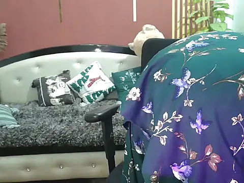 Snapshot of shaalu_sharma chatting on 01-13-26, 02:11 shaalu sharma online show from 01-13-26, 02:11