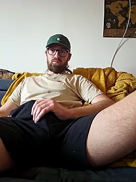 Snapshot of Loopertz chatting on 11-08-25, 08:36 Loopertz online show from 11-08-25, 08:36