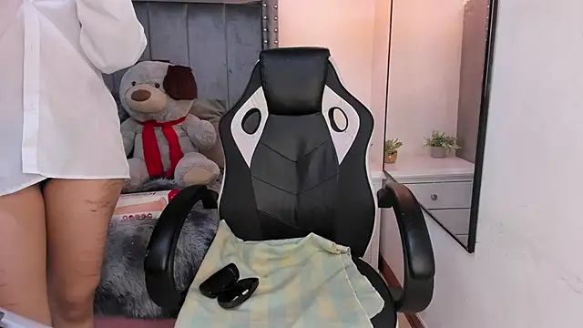 Miyu Komori online show from 03-28-26, 07:57