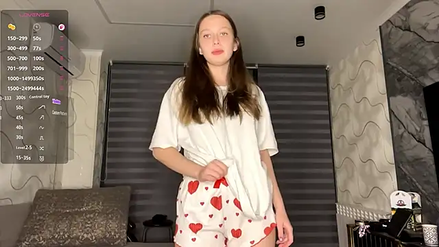 CharlynDini online show from 11-25-25, 04:07