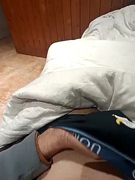 Snapshot of Angelmilf69 chatting on 12-15-25, 04:11 Angelmilf69 online show from 12-15-25, 04:11