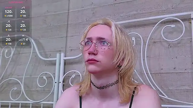 TrissHarper online show from 10-31-25, 10:49