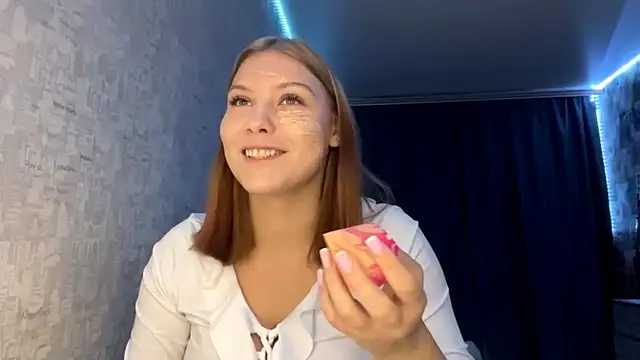 Snapshot of SwiiSweet chatting on 10-21-25, 04:08 SwiiSweet online show from 10-21-25, 04:08