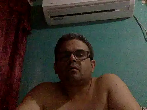 Snapshot of Katracho6969 chatting on 09-26-25, 04:27 Katracho6969 online show from 09-26-25, 04:27