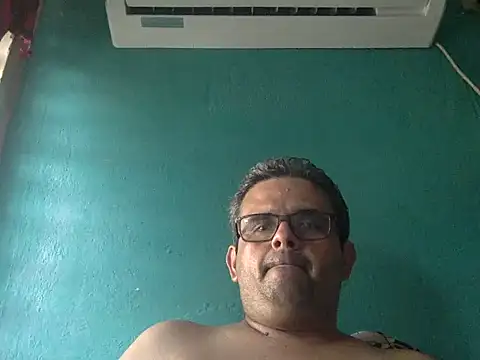 Snapshot of Katracho6969 chatting on 10-02-25, 09:22 Katracho6969 online show from 10-02-25, 09:22