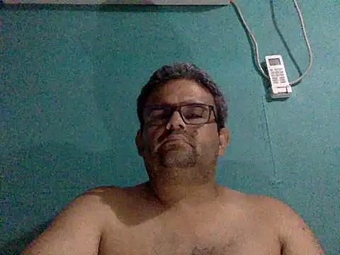 Snapshot of Katracho6969 chatting on 10-05-25, 02:43 Katracho6969 online show from 10-05-25, 02:43