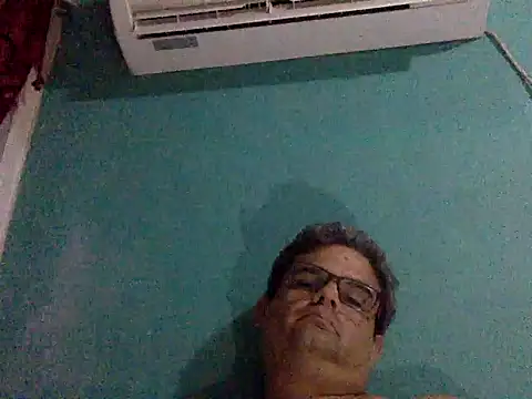 Snapshot of Katracho6969 chatting on 10-13-25, 04:56 Katracho6969 online show from 10-13-25, 04:56