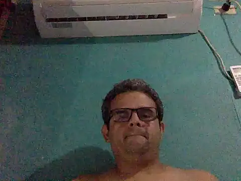 Snapshot of Katracho6969 chatting on 10-21-25, 03:40 Katracho6969 online show from 10-21-25, 03:40