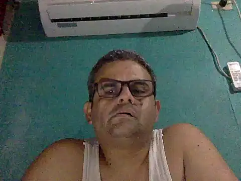 Snapshot of Katracho6969 chatting on 11-14-25, 04:22 Katracho6969 online show from 11-14-25, 04:22