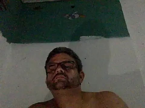 Snapshot of Katracho6969 chatting on 12-14-25, 03:34 Katracho6969 online show from 12-14-25, 03:34