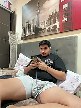 Snapshot of mixedcouplee69 chatting on 11-06-25, 11:04 mixedcouplee69 online show from 11-06-25, 11:04